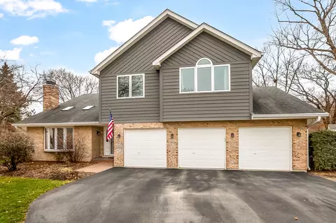 1020 Edgewood Ct, Lemont, IL 60439