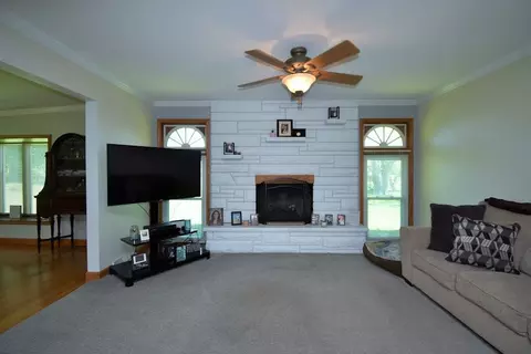 Living - Undisclosed, Mchenry, IL 60051 photo 3 of 5