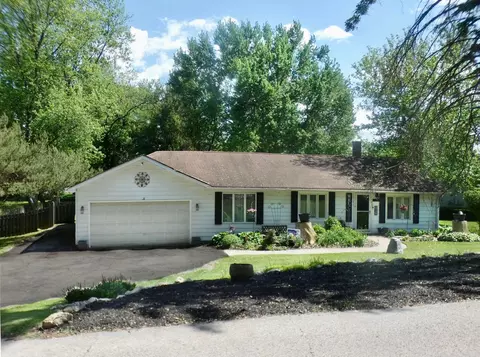 447 Marquette Ave, Cary, IL 60013
