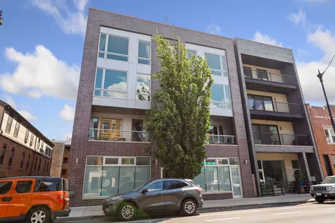 3051 W Armitage Ave #3W, Chicago, IL 60647
