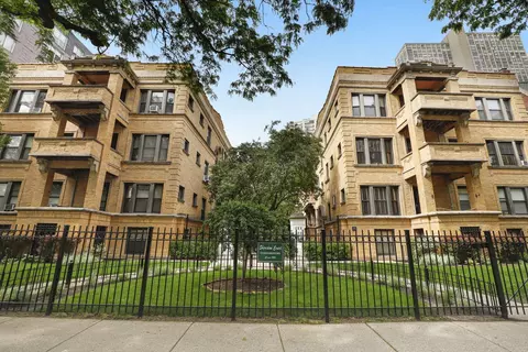 726 W Sheridan Rd #2S, Chicago, IL 60613