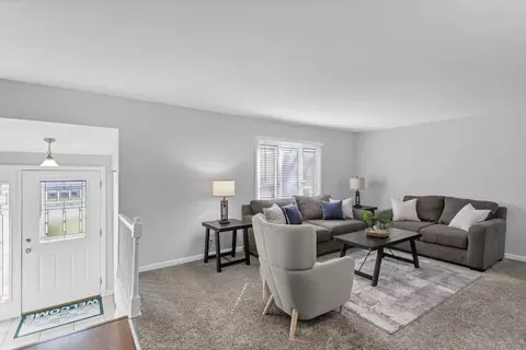 115 Wallace St, Bartlett, IL 60103 photo 4