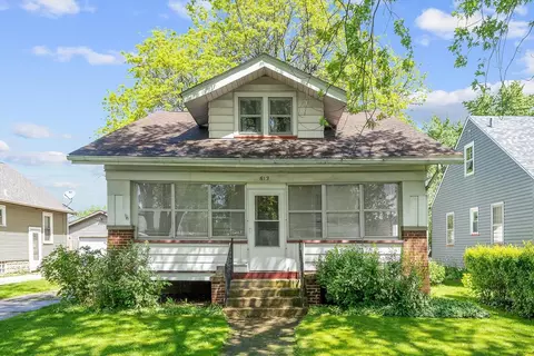 813 Spruce St, Aurora, IL 60506