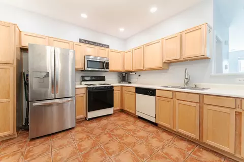Kitchen - 24043 Pear Tree Cir, Plainfield, IL 60585 photo 3 of 4