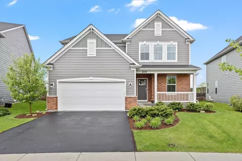 207 Kennedy Dr, Saint Charles, IL 60175