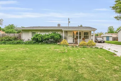 1714 Paula Dr, Champaign, IL 61821