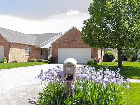 902 Ramblewood Ct #A, Savoy, IL 61874