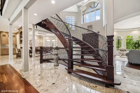 Entry Way - 1317 Wagner Rd, Glenview, IL 60025 photo 5 of 7