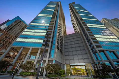 600 N Lake Shore Dr #1207, Chicago, IL 60610