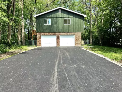 Exterior - 1000 Pine St, Fox River Grove, IL 60021 photo 2 of 7