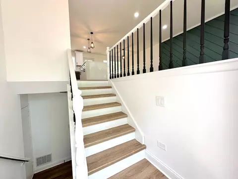 Entry Way - 1000 Pine St, Fox River Grove, IL 60021 photo 1 of 1
