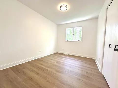 Bedroom - 1000 Pine St, Fox River Grove, IL 60021 photo 2 of 3