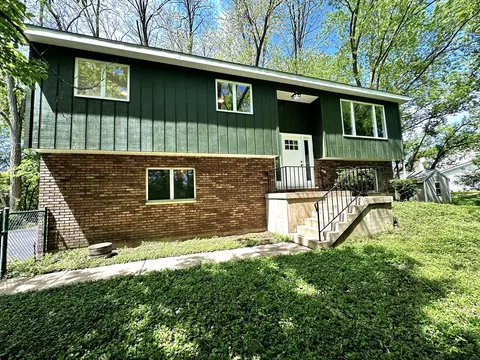 Exterior - 1000 Pine St, Fox River Grove, IL 60021 photo 3 of 7