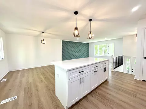 Kitchen - 1000 Pine St, Fox River Grove, IL 60021 photo 7 of 8