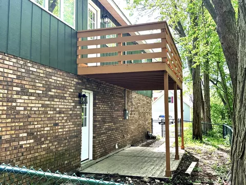 Exterior - 1000 Pine St, Fox River Grove, IL 60021 photo 4 of 7