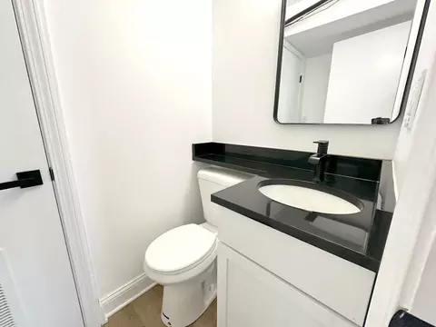 Bath - 1000 Pine St, Fox River Grove, IL 60021 photo 5 of 5