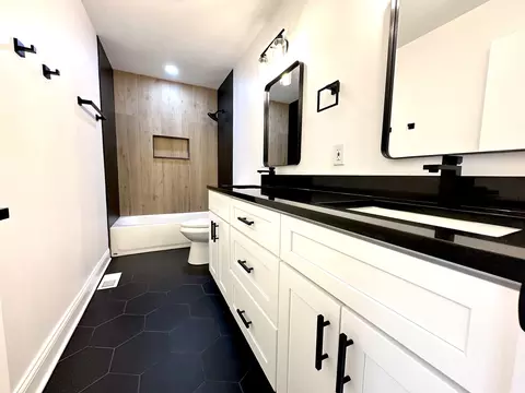 Bath - 1000 Pine St, Fox River Grove, IL 60021 photo 1 of 5