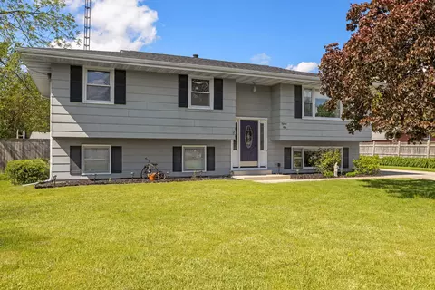 1550 E Clark St, Diamond, IL 60416