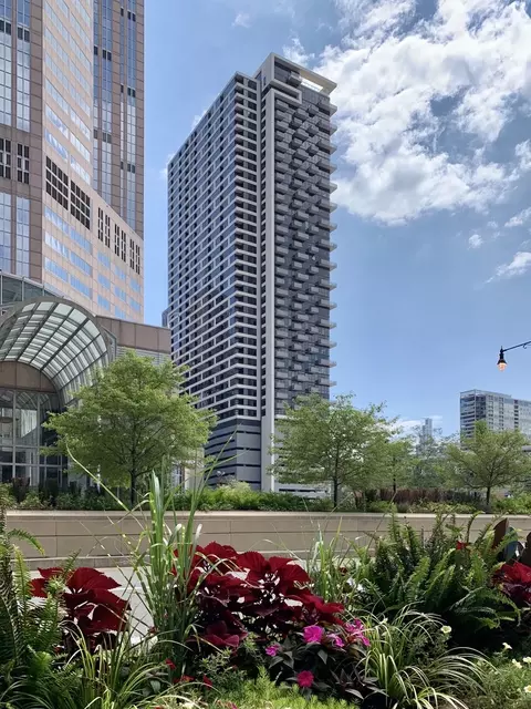235 W Van Buren St #4001, Chicago, IL 60607