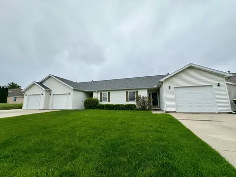 87 Cedar Dr #87, Clinton, IL 61727