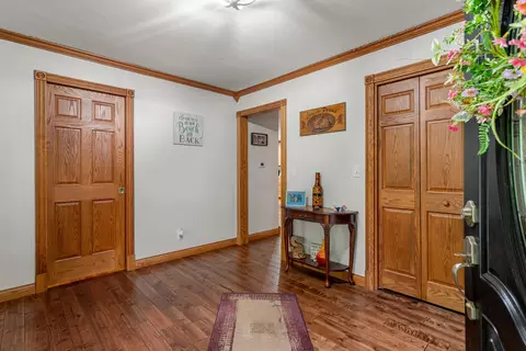 Entry Way - 2 Turtle Point Rd, Monticello, IL 61856 photo 1 of 6