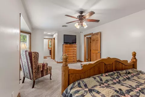 Bedroom - 2 Turtle Point Rd, Monticello, IL 61856 photo 3 of 9