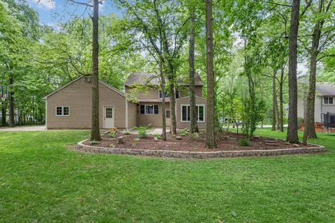 Exterior - 2 Turtle Point Rd, Monticello, IL 61856 photo 5 of 12