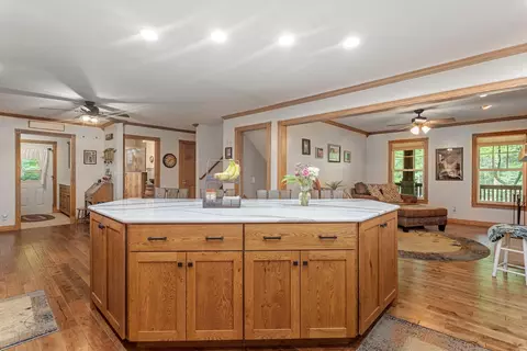 Kitchen - 2 Turtle Point Rd, Monticello, IL 61856 photo 6 of 10