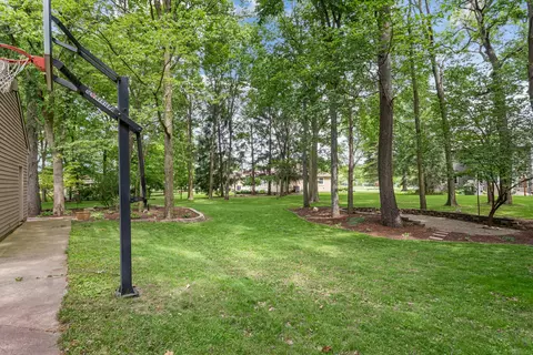 Exterior - 2 Turtle Point Rd, Monticello, IL 61856 photo 7 of 12