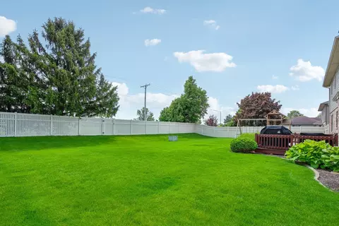 Exterior - 18809 Dickens Dr, Mokena, IL 60448 photo 4 of 7