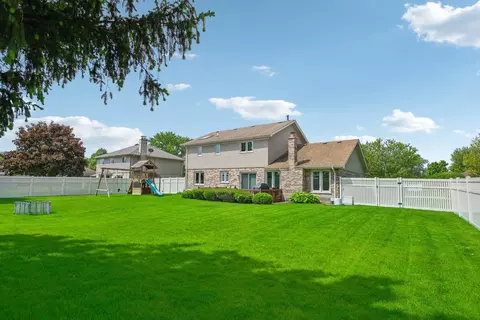 Exterior - 18809 Dickens Dr, Mokena, IL 60448 photo 6 of 7