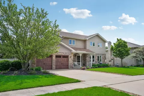 Exterior - 18809 Dickens Dr, Mokena, IL 60448 photo 2 of 7