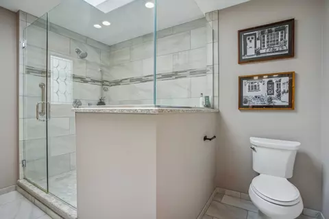 Bath - 18809 Dickens Dr, Mokena, IL 60448 photo 4 of 6