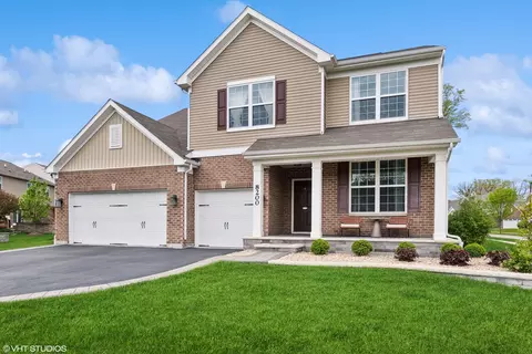 8200 Ide Dr, Woodridge, IL 60517