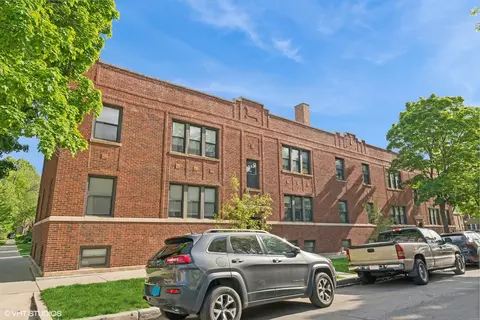 3320 W Byron St #2, Chicago, IL 60618