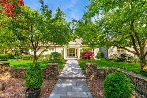 1 Colton Ln, Northfield, IL 60093