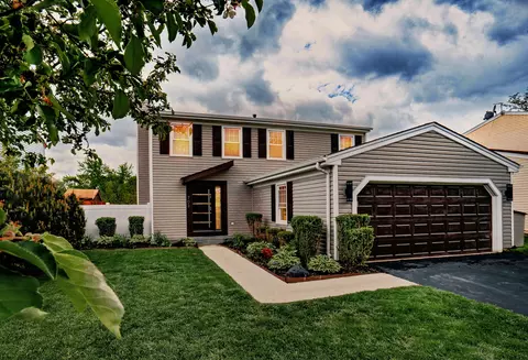 703 Cimarron Dr, Carol Stream, IL 60188