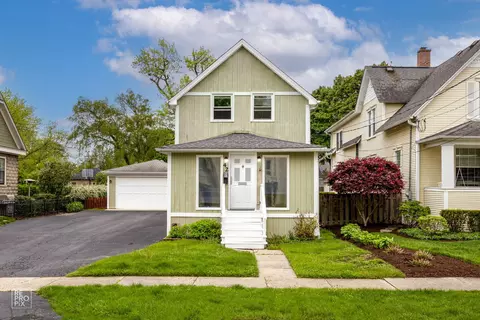 42 S Chestnut Ave, Arlington Heights, IL 60005