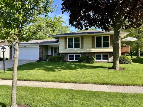 890 Harrison Ln, Hoffman Estates, IL 60192