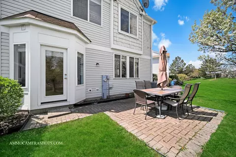 Exterior - 1058 Delta Dr, Elgin, IL 60123 photo 4 of 7