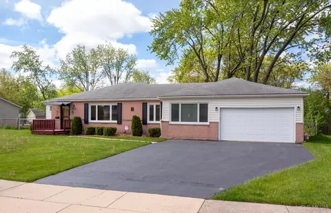 213 E Berkley Ln, Hoffman Estates, IL 60169