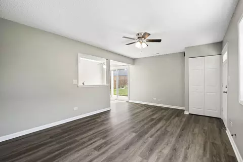 Living - 184 Rita Ct #C, Bartlett, IL 60103 photo 3 of 3