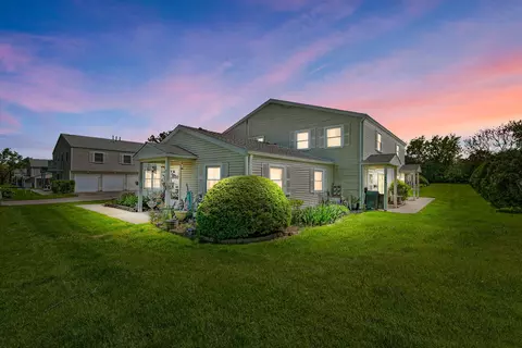 Exterior - 184 Rita Ct #C, Bartlett, IL 60103 photo 6 of 7