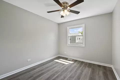 Bedroom - 184 Rita Ct #C, Bartlett, IL 60103 photo 2 of 2
