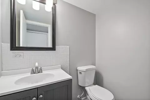Bath - 184 Rita Ct #C, Bartlett, IL 60103 photo 1 of 2