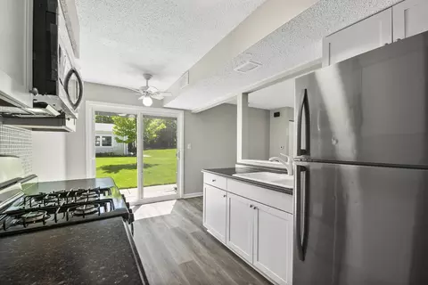 Kitchen - 184 Rita Ct #C, Bartlett, IL 60103 photo 1 of 4