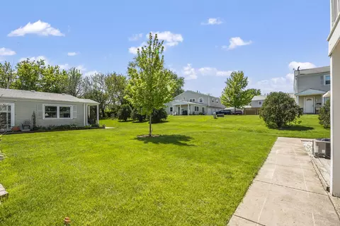 Exterior - 184 Rita Ct #C, Bartlett, IL 60103 photo 3 of 7