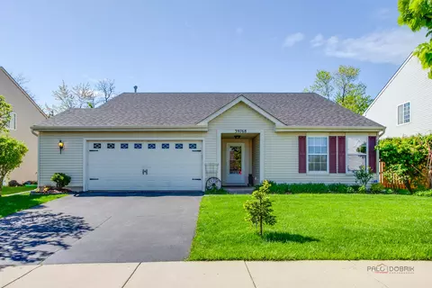 39768 Ackworth Ln, Beach Park, IL 60083