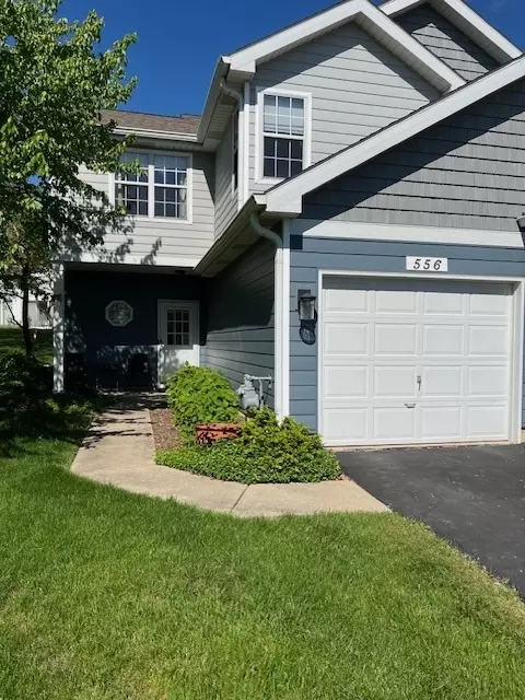 556 Woodhaven Dr, Mundelein, IL 60060