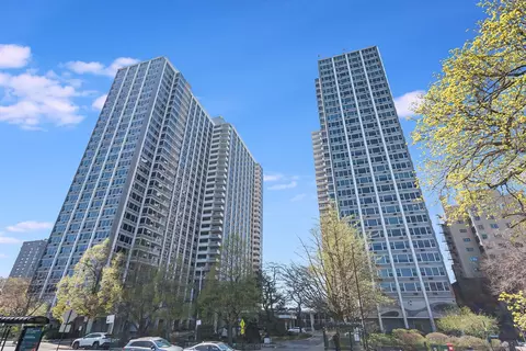 4250 N Marine Dr #824, Chicago, IL 60613